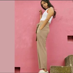 Athleta Skyline Pant size 8, khaki